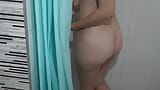 Me follo a mi madrastra en la ducha Parte 1. Ella disfruta de su coño mojado snapshot 4