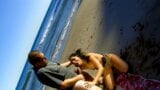 ハイヒールを履いたビーチ美女が見知らぬ人の大きなペニスに跨る snapshot 16
