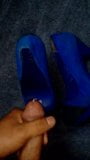 Bonitos tacones shoejob azul ejaculação de salto alto snapshot 2