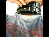 Sklave Thomas legt sich ein Halsband an Locking Collar slave snapshot 8