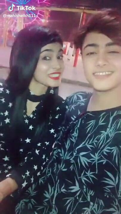 Iubita Ke Sath Mazee