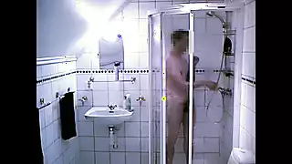 Humping Piss und Dusch Masturbation | xHamster