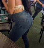 Turkish girl is twerking in public snapshot 4