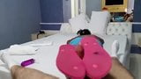 Zwarte roze teenslippers footjob snapshot 10