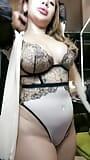 Hilda's nieuwste stopcontact krijgt transparante lingerie snapshot 9