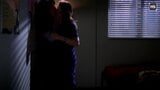 Arizona och callie - heta lesbiska kyssande scener 1080p snapshot 1