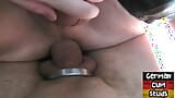 Un gay allemand se fait pénétrer dans une orgie dans un trou anal en levrette snapshot 15