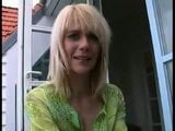 Hete Duitse blondine in haar kont geneukt snapshot 3