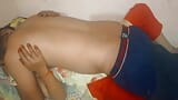 Meia-irmã compartilha cama com irmão grande e recebe sua buceta e bunda fodida (Hindi Audio) snapshot 3