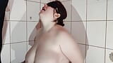 Рабыня в туалете с большим вымем служит мужчинам в качестве живого туалета snapshot 1