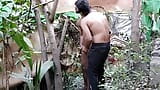 India del pueblo más joven caliente y negro follando en el bosque de la casa en el árbol snapshot 4