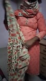 Koyambedu lodge - scoate rochia și schimbă o rochie nouă, atingând pizda fierbinte vreodată snapshot 3