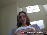 Une salope adolescente se branle en POV snapshot 1