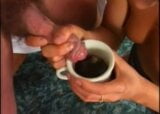 Koffieroddels met sperma snapshot 7