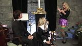 Un prete arrapato scopa tre ragazze calde fumanti dopo una cerimonia snapshot 5