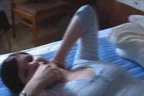 British MILF follada en la cama por novio marido relojes snapshot 1