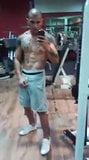 Pelacur gay Bulgaria flexin di gym snapshot 1