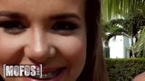 Atemberaubendes Mädchen Liza Rowe bekommt ihren ersten BBC - Mofos snapshot 2