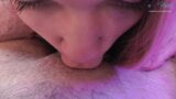 Amateur süßes Teen lutscht Schwanz und schluckt Sperma in den Mund snapshot 14