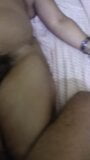 Jugando con tetas y coño snapshot 1