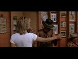 Linda Kozlowski - Crocodile Dundee snapshot 2