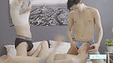 Geile twinks Michael en Logan neuken om de beurt schattige Lucas snapshot 4