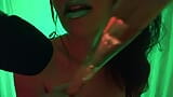 Voll nacktes bodypainting ASMR endet mit einem intensiven orgasmus snapshot 2