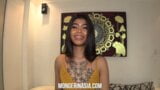 Mladá thajská dívka s rovnátky rozhovory pro služku snapshot 4