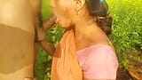 My Indian Bhabhi ko sarso ke khet me lund chusaya, fir dogy style me choda, Hindi me snapshot 3