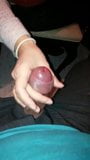 Handjob dengan pancutan mani yang kuat snapshot 2