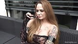 Milf tatuada con grandes tetas obtiene su culo destruido durante anal hardcore snapshot 2