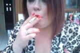 क्या तुम मेरे लिए सह करने जा रहे हो, तुम गंदे लड़के? खूबसूरत विशालकाय महिला धूम्रपान जॉय snapshot 7