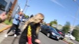 Avril Lavigne cu skateboarding snapshot 3