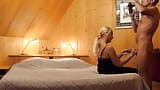 Зрелая блондинка жена наслаждается сексом в любительском видео snapshot 6