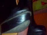 Shoejob mit High Heels Stiefeln - Trampling snapshot 14