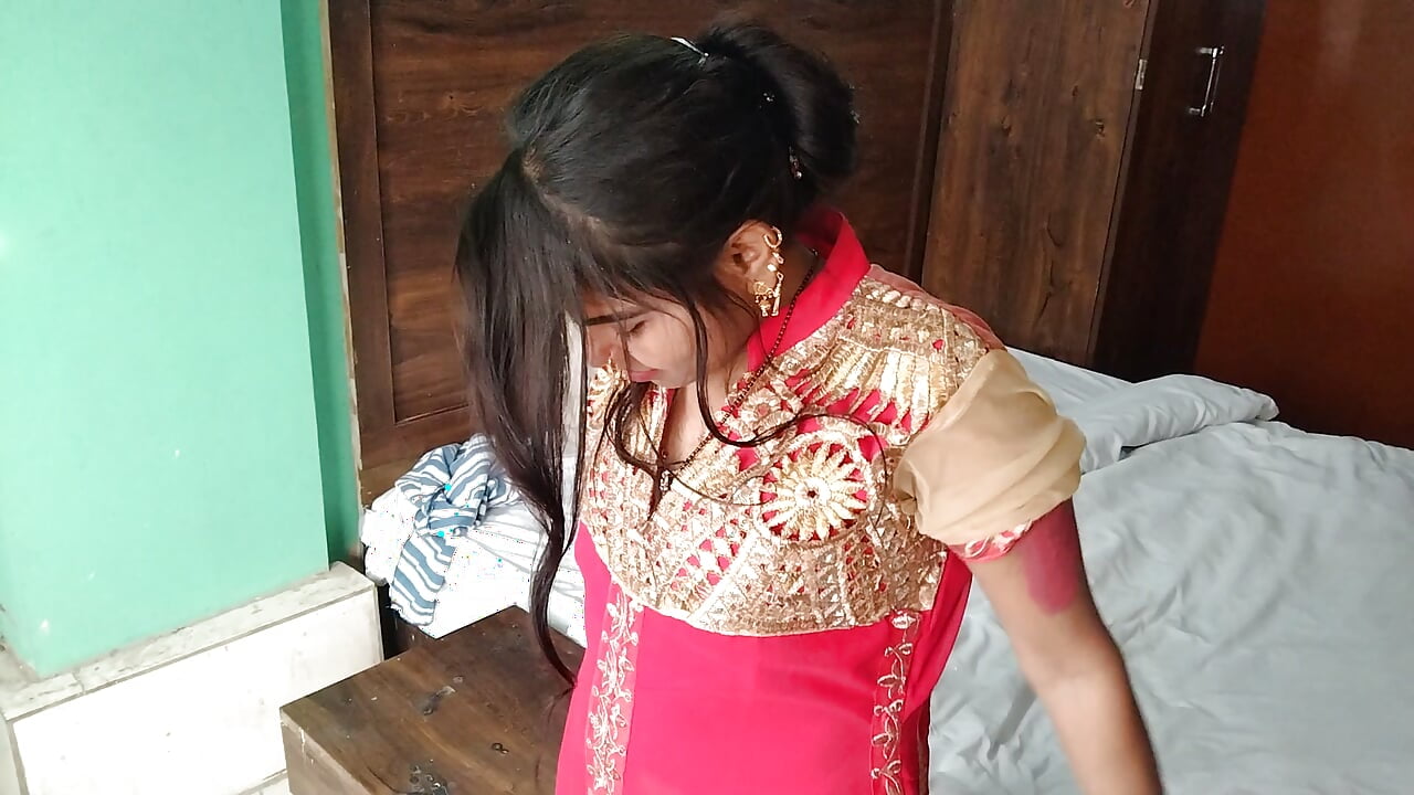 Yoga sikhaanee ke liyee bhaabhi ko oltaa karke doggy style me blowjob karke muh me lund daalkar chod diyaa