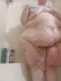 Ssbbw seifige Dusche snapshot 2