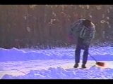 Обнаженные мужчины играют в хоккей на льду - выглядит немного холодно! snapshot 1