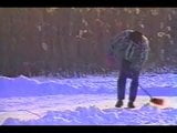 Des hommes nus jouant au hockey sur glace - ça a l'air un peu froid! snapshot 1