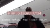 Outdoor-Sex im Auto, sexy Frau snapshot 2