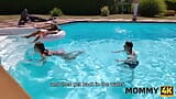 Ibu4k. Sunstroke di kolam renang cinta snapshot 9