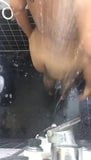 Indisches molliges Schätzchen mit dicken Titten nimmt Dusche snapshot 8