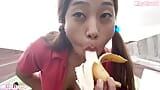 Nenhum grande cara branco pau, adolescente deepthroats banana snapshot 3