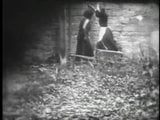 Deux petites bonnes qui manquent de rechanges (1930s) snapshot 2