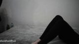 Сексуальные ноги в этих леггинсах - Miley Grey snapshot 1