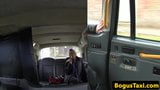 Analfucked británica taxi babe chupando culo snapshot 3