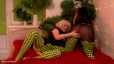 Fetiș lesbian cu picioare în ciorapi - videoclip porno gratuit snapshot 11