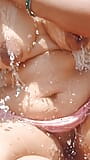 Seema Bhabhi fa il bagno all'aperto - Nudista snapshot 10