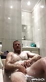 Shaving my balls in the bath snapshot 9