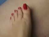 長い赤い足の爪の裏傷 snapshot 4